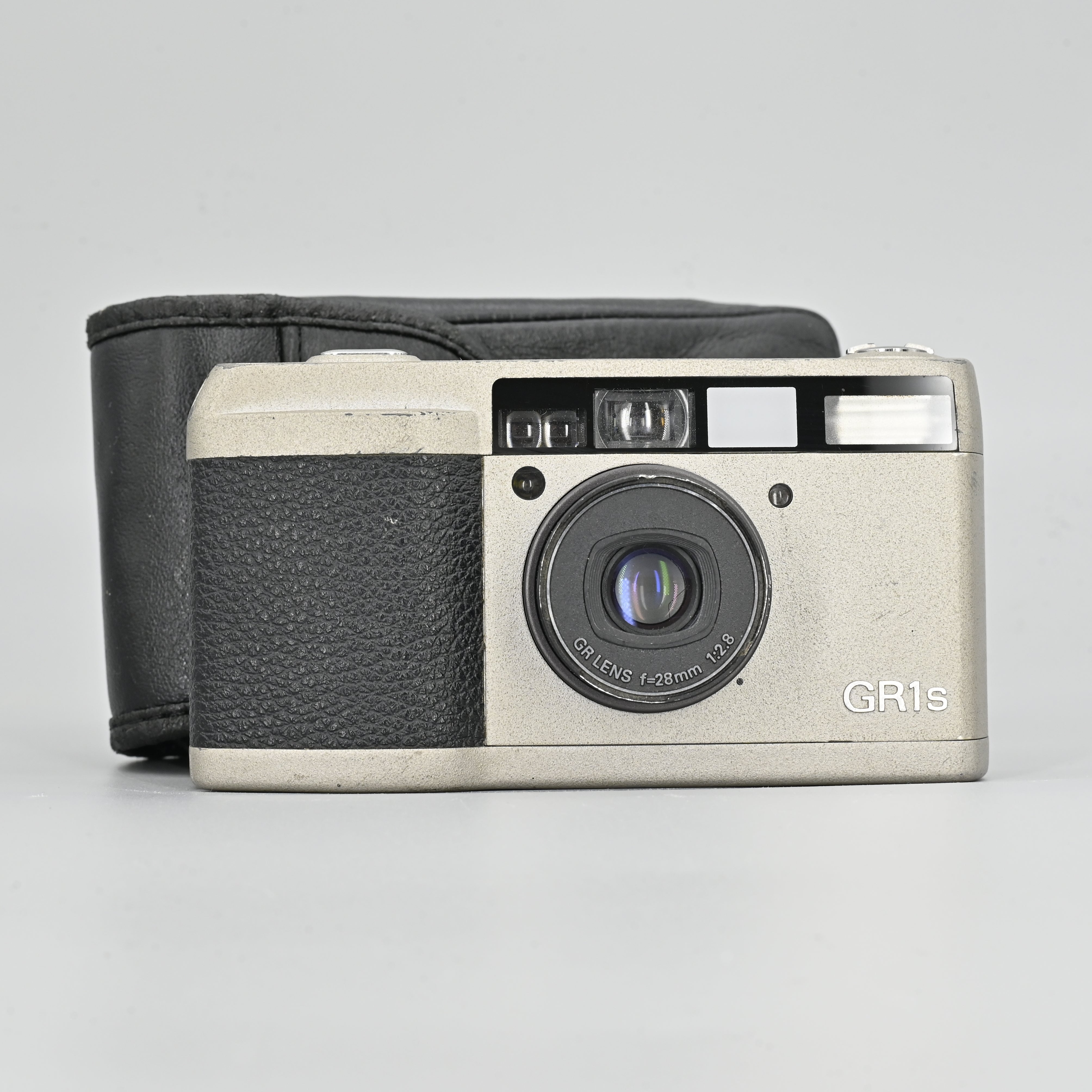 Ricoh GR1s. – SHOWA