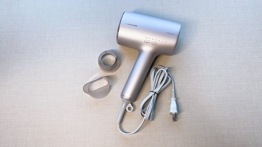 パナソニックのナノケアドライヤーの新旧最上位モデル「EH-NA0J」と