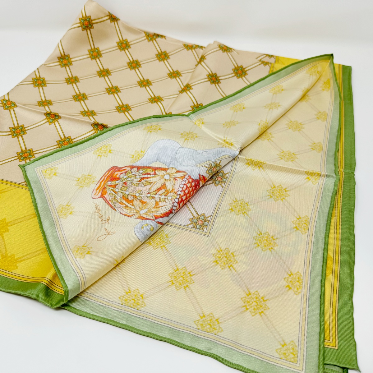 シルクスカーフ 象・野鳥柄（緑・黄色・クリーム色） - ジムトンプソン