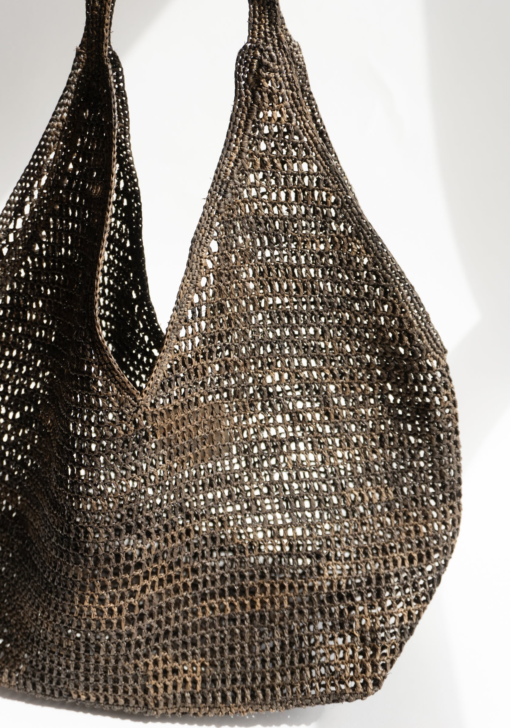 Made in Mada Ombinisoa Bag in Dark Taupe – VESTIGE