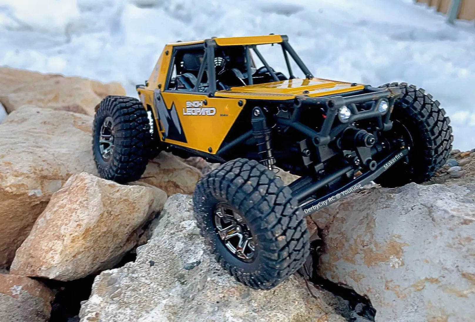 UCX2405 Pro - 1/24 Scale RC Car 4WD Brushless FOC Motor Rock