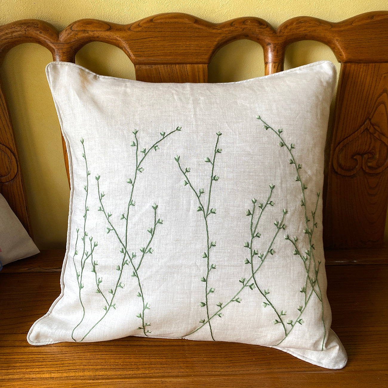 手刺繍リネン クッションカバー つぼみ – Zenma