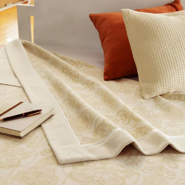 京都西川 シルク混綿毛布 11000円 | 大進オンラインショップ