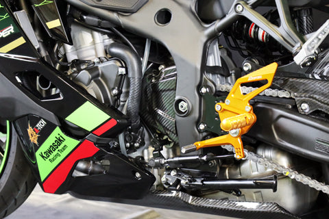 Ninja ZX-25R フロントスプロケットカバー – A-TECH Online Shop