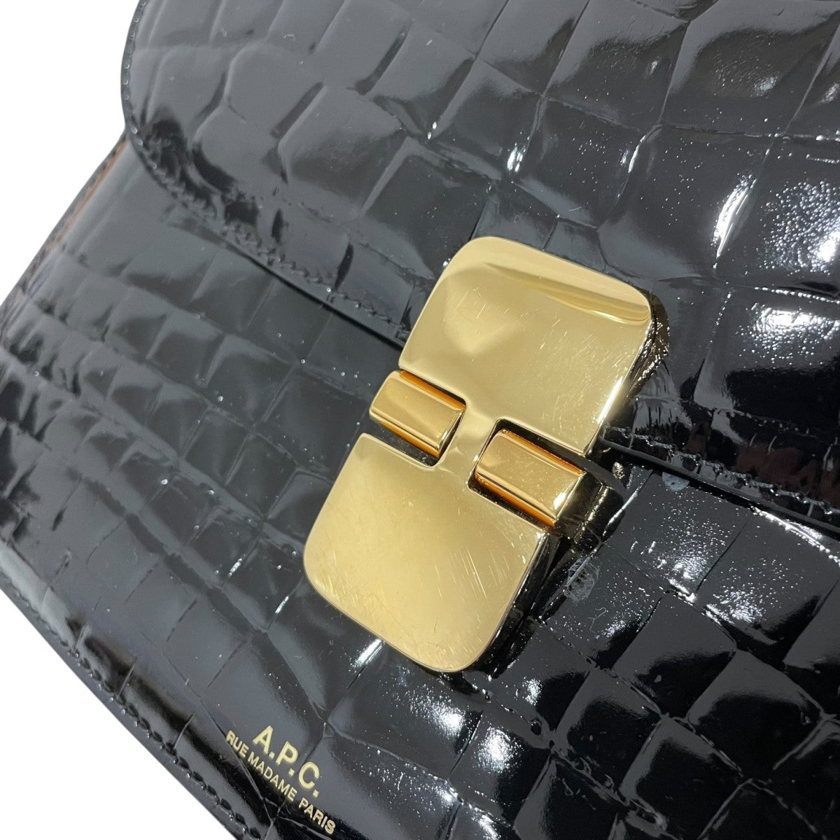 A．P．C．(アーペーセー) クロコダイル型押し ショルダーバッグ