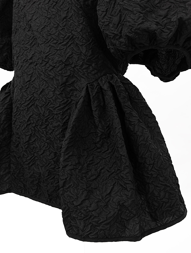 CECILIE BAHNSEN|UBAHバックデザイントップス-ブラックをレンタルする