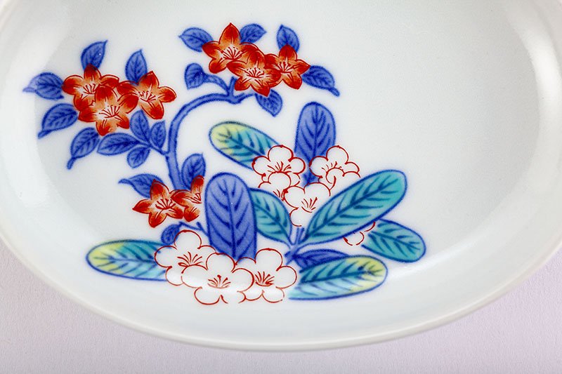 其泉色鍋島【小判型小皿（石楠花）】｜有田焼なら賞美堂本店オンライン