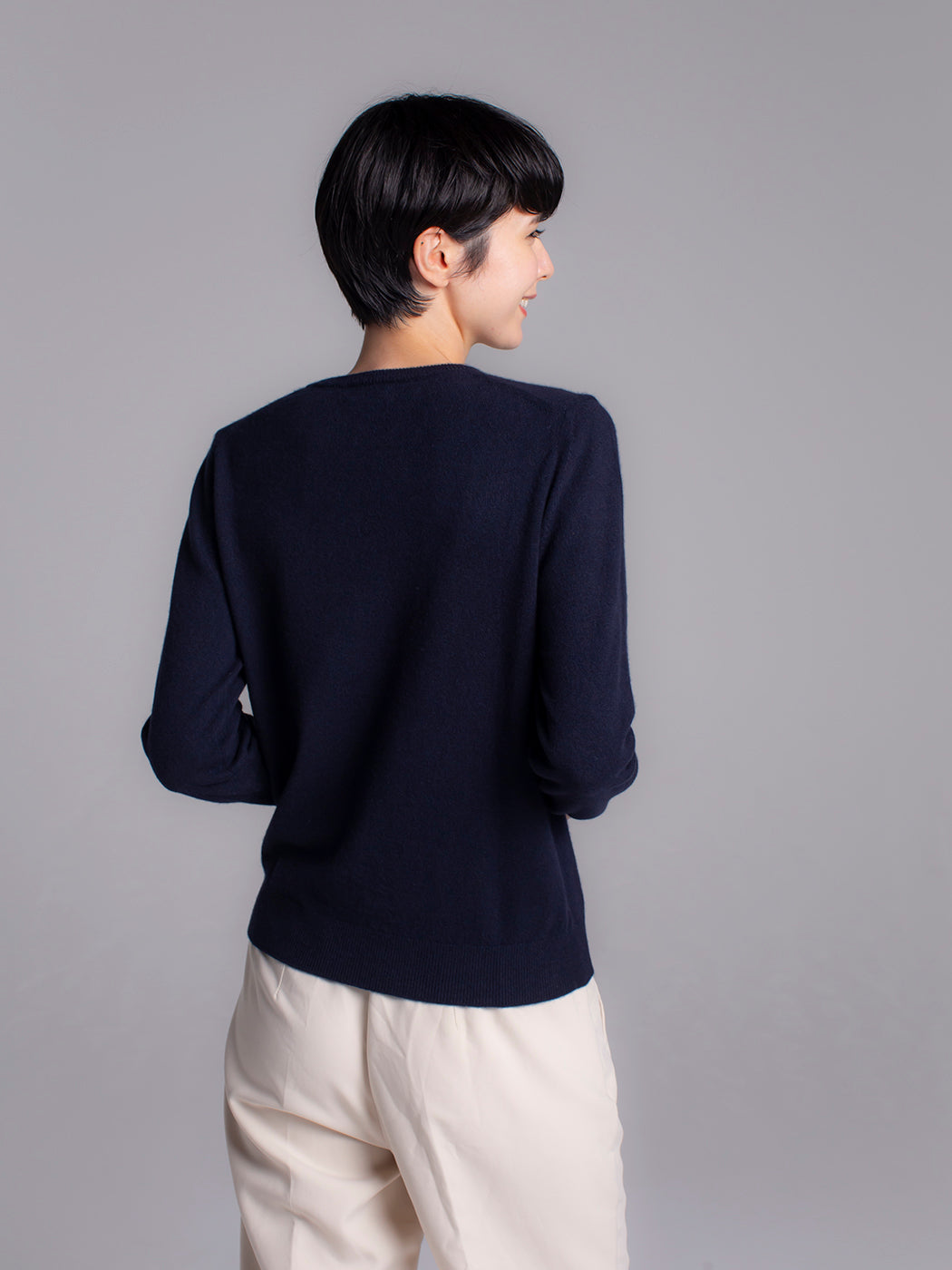 日本製】ベビーカシミヤ100% Vネック セーター レディース