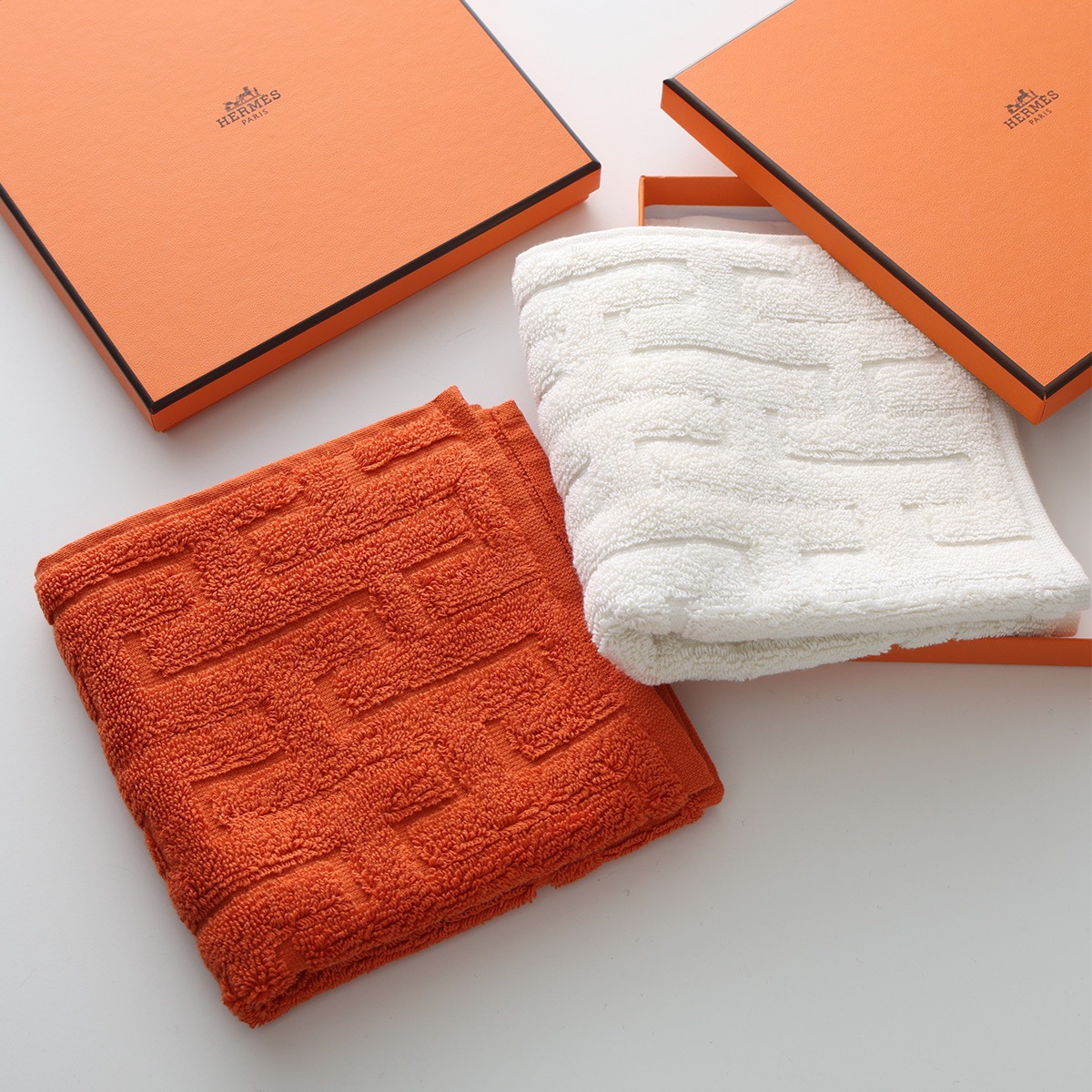 楽天市場】HERMES エルメス タオル 33×33 CARRE TOWEL ヴィス