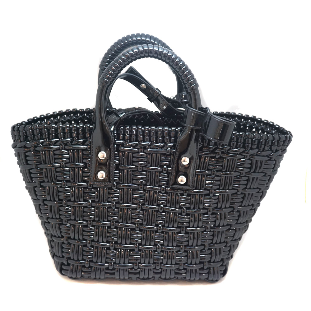 今年の夏のマストアイテムバッグ】バレンシアガのビストロカゴバッグが