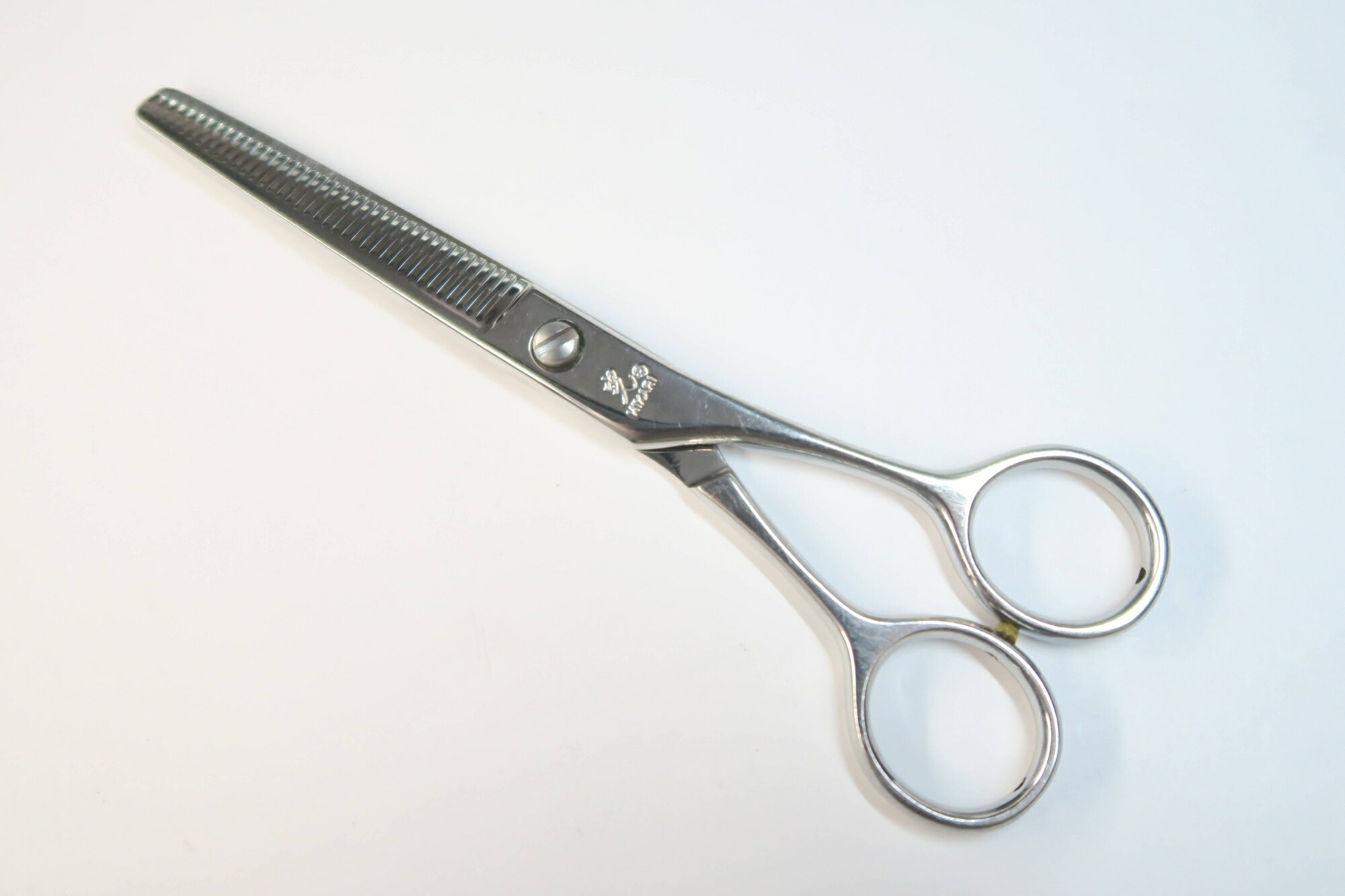 楽天市場】Dランク【光シザー HIKARI ヒカリ】 723 セニング 美容師