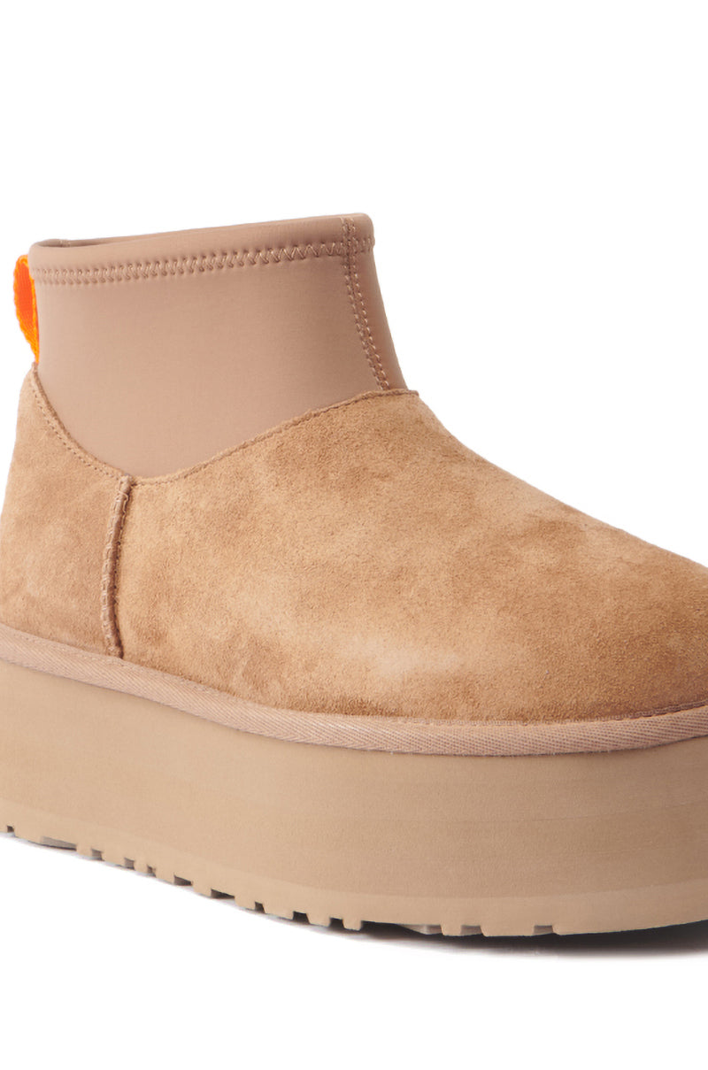 UGG CLASSIC MINI DIPPER IN CHESTNUT – AKIRA