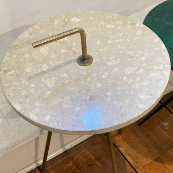 小柄な大理石テーブル〈ロイズ・アンティークス〉 | ロイズ