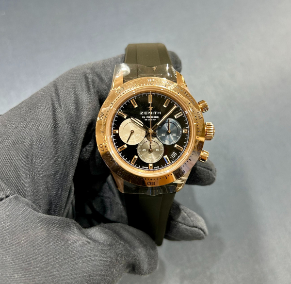 ZENITH】ローズゴールド×ブラックで魅せる、クロノグラフの頂点