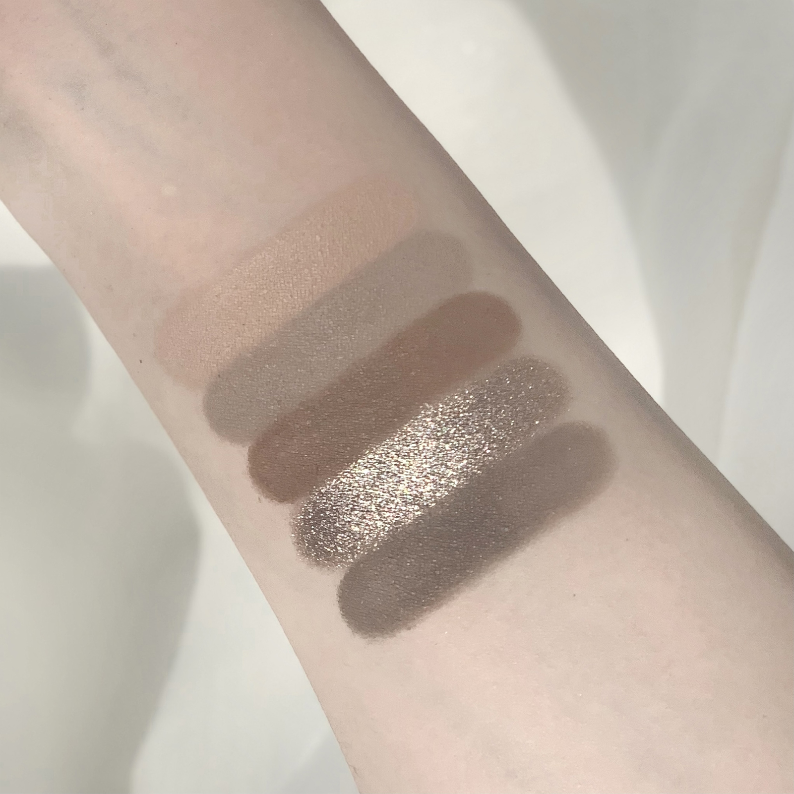 minshi 06 霧の庭 10色 アイシャドウ セメント グレー パール光沢