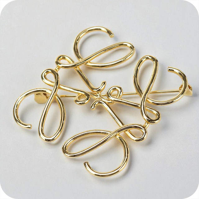 LOEWE（ロエベ） 中古 ブローチ レディース ブランド アナグラム