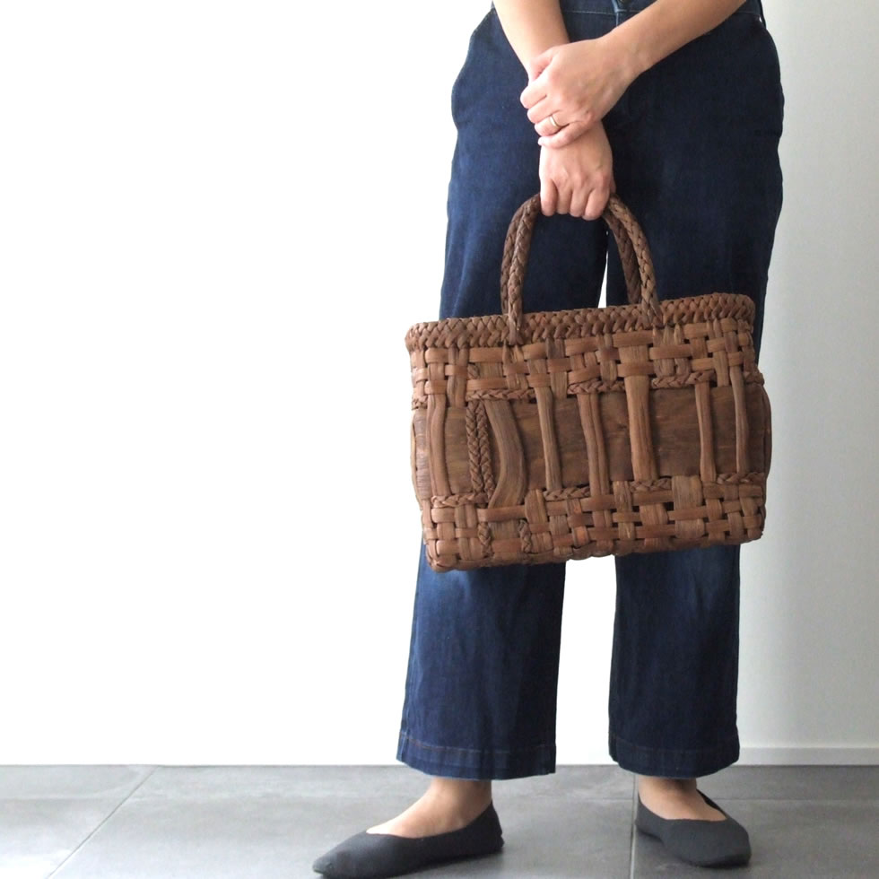 純国産 山形県 山葡萄かごバッグ 極太ひご乱れ編み 三つ編みライン