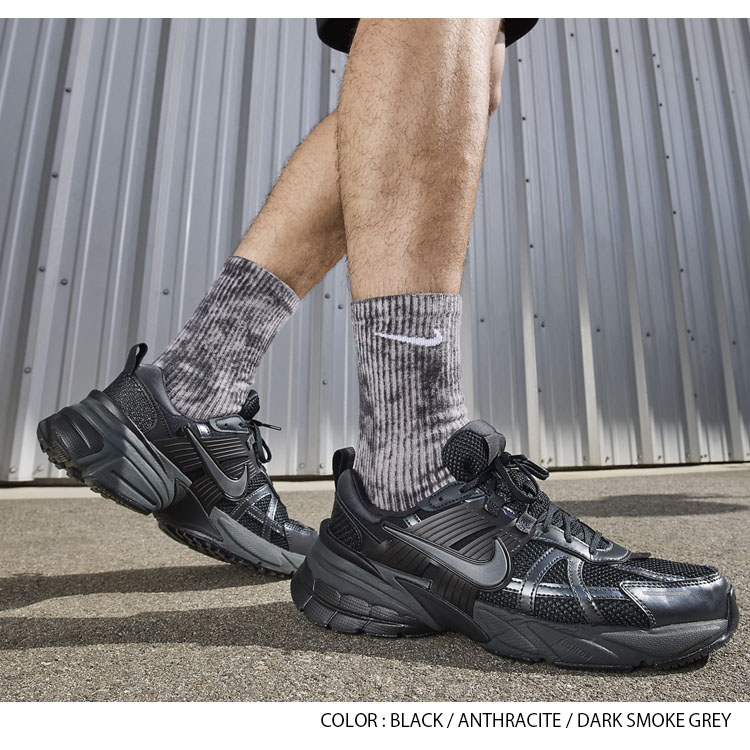 NIKE（ナイキ） スニーカー V2 RUN V2ラン HJ4497-001 ローカット