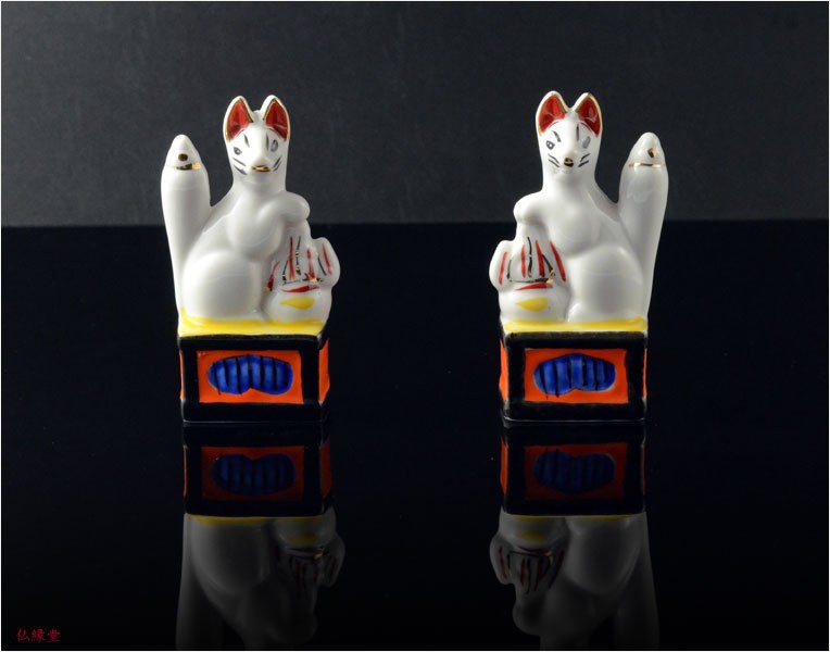 神具・稲荷社【陶器製眷属像：稲荷・狐 サイズ3.0寸（一対）】稲荷