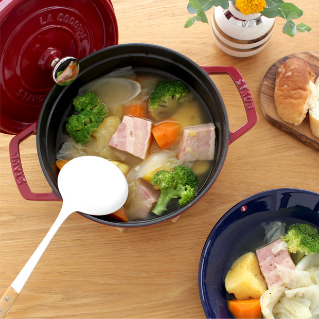 Staub（ストウブ） ＼2/27-3/1はP10倍／ ストウブ 鍋 22cm ピコ