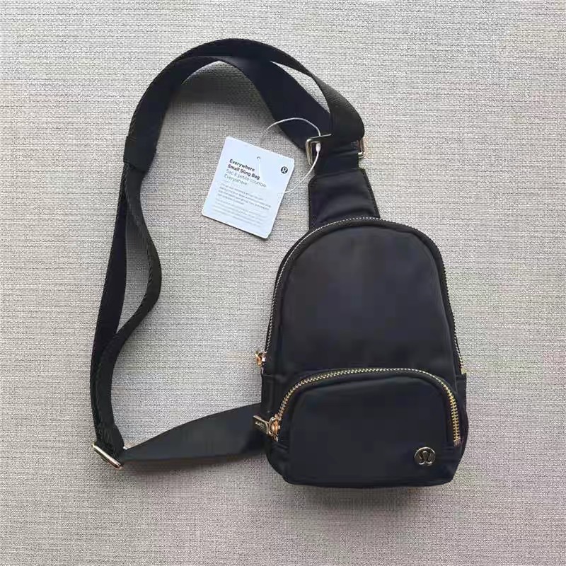 lululemon（ルルレモン） ボディバッグ ショルダー Everywhere Small