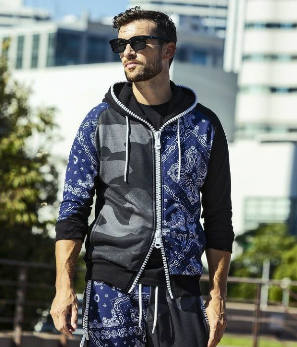 1PIU1UGUALE3 RELAX セットアップ メンズ スウェット カモ×ペイズリー