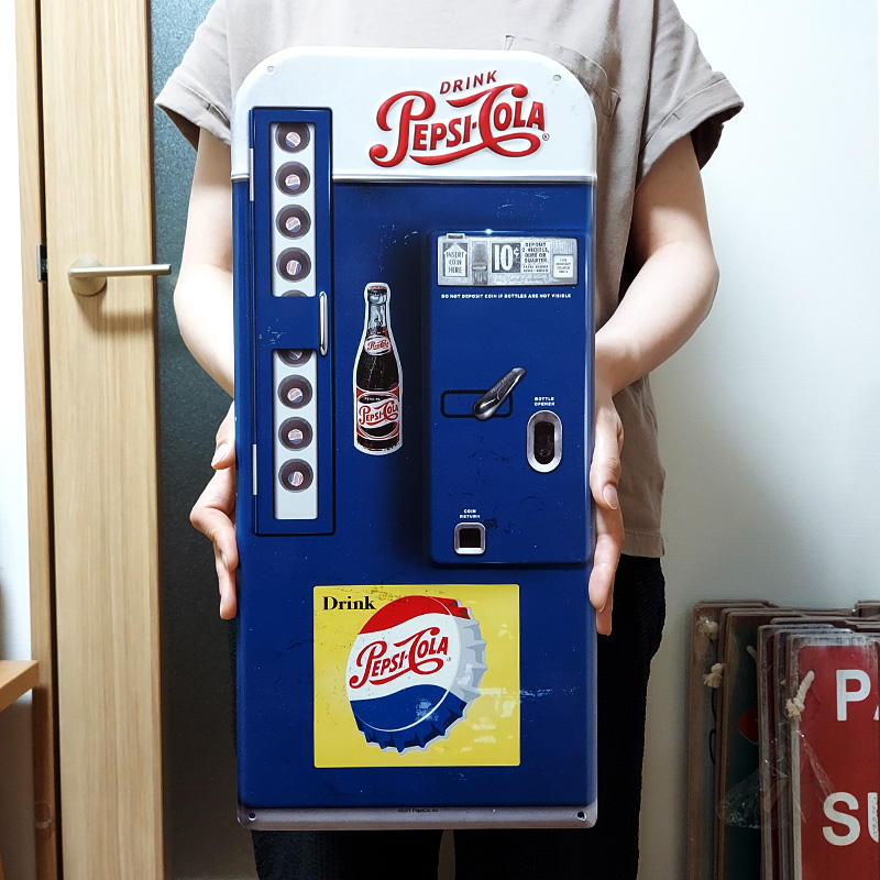 PEPSI（ペプシ） ブリキ看板 コーラ ボトル エンボスメタルサイン