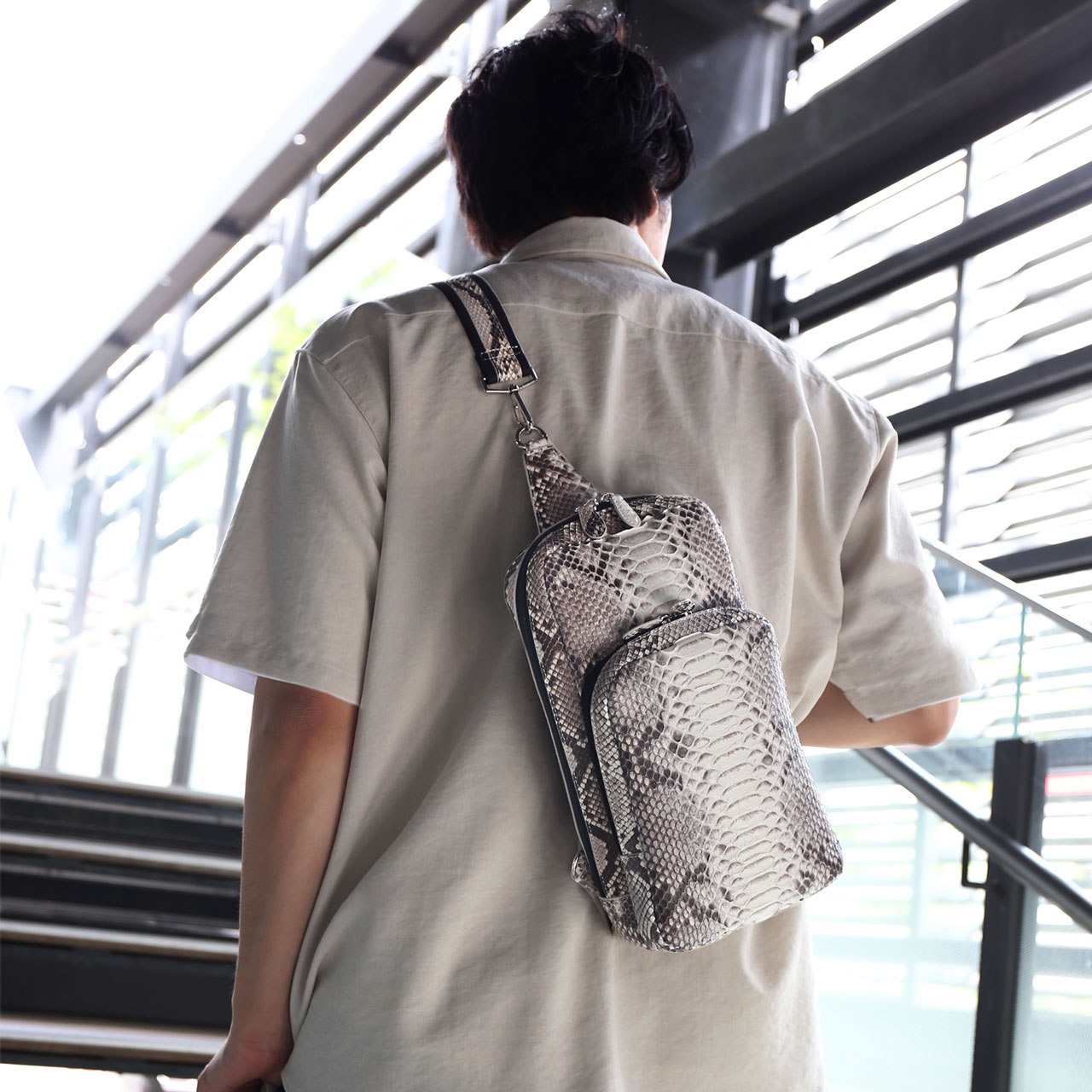 sankyo shokai（三京商会） ＜爆買＞パイソンバッグ ダイヤモンド