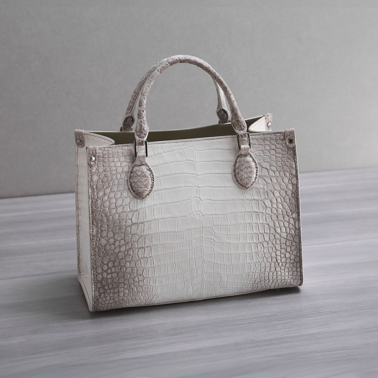 sankyo shokai（三京商会） ＜爆買＞ヒマラヤ クロコダイル ミニ