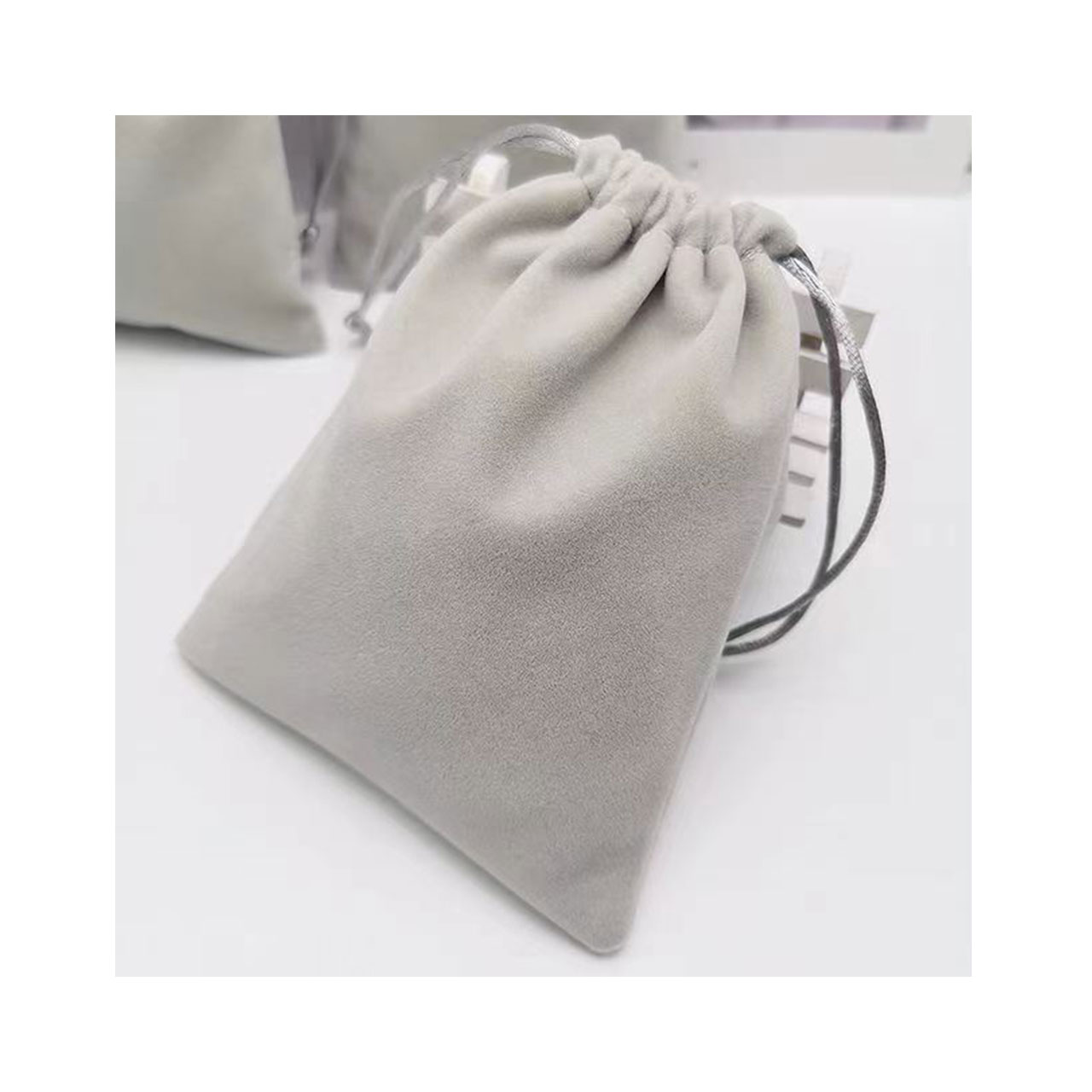 ジュエリーポーチ アクセサリー 保存袋 巾着袋 携帯用 高級ベロア調