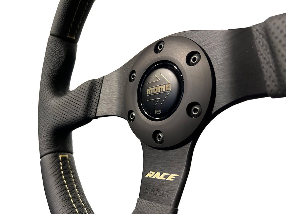 MOMO（モモ） ステアリング RACE NOTO BLACK/GOLD 32 320mm レース