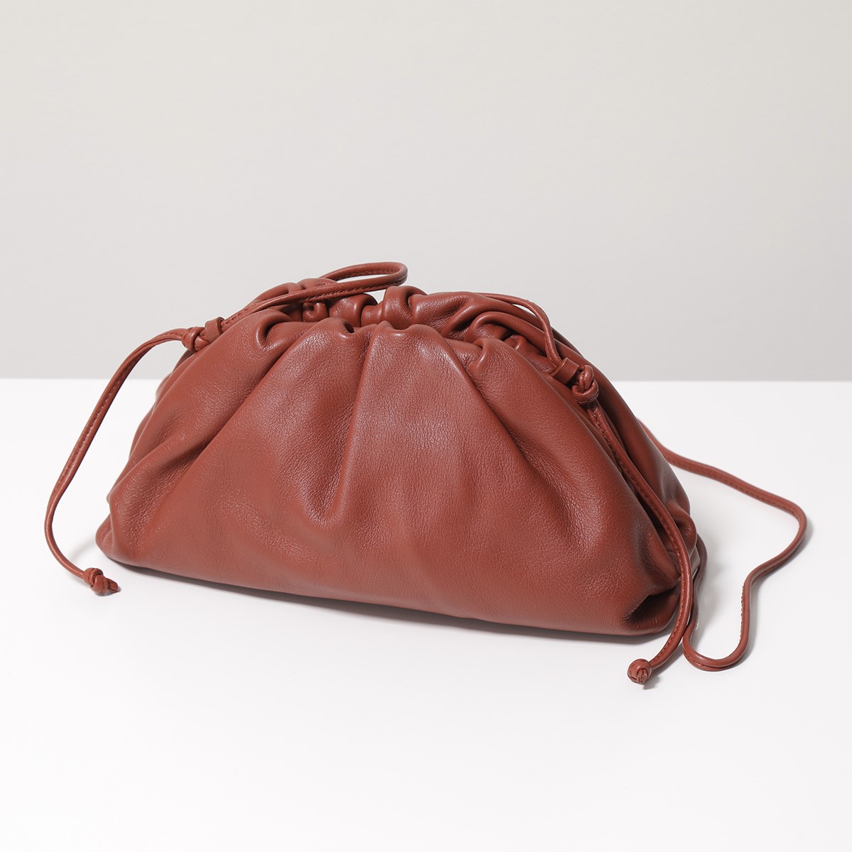 BOTTEGA VENETA（ボッテガ・ヴェネタ） ショルダーバッグ The Pouch 20