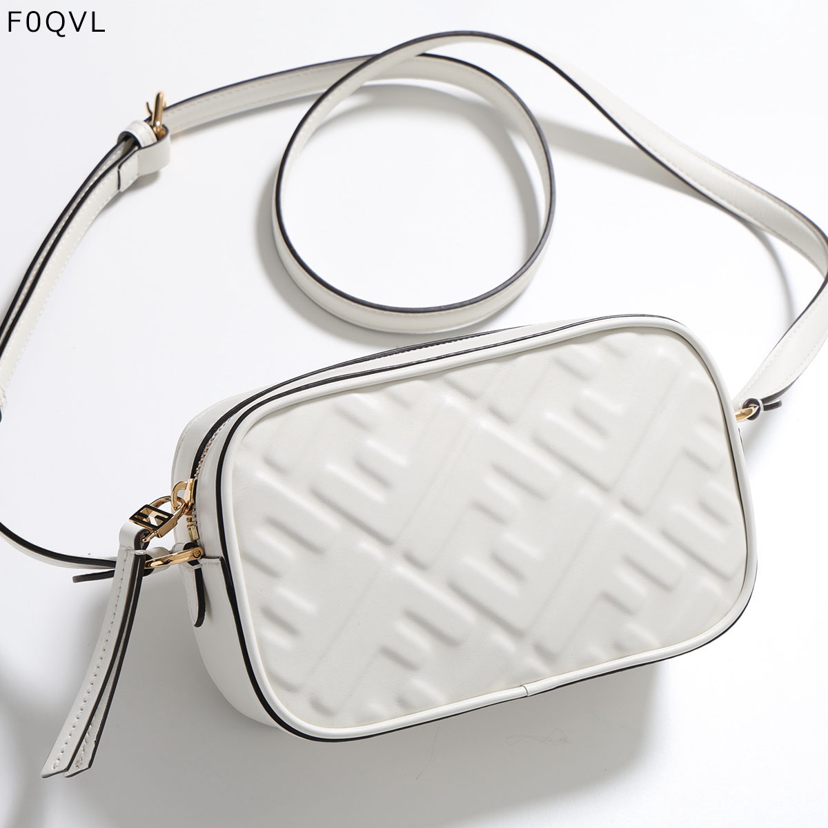 FENDI（フェンディ） ショルダーバッグ CAMERA CASE カメラケース