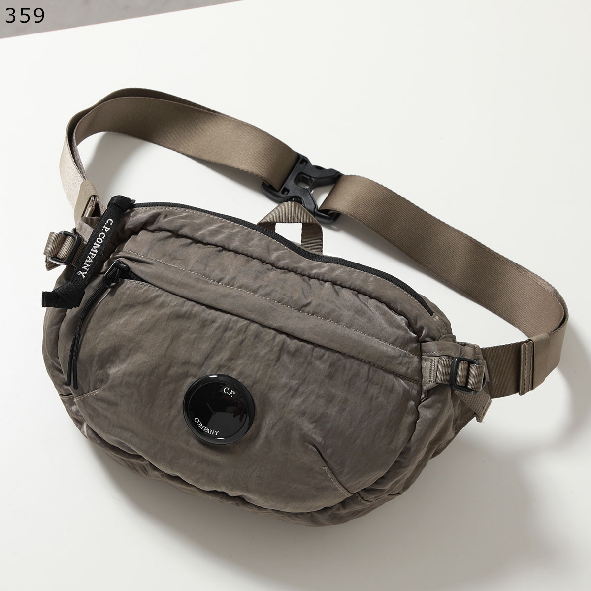 C.P. COMPANY（シーピーカンパニー） クロスボディバッグ Nylon B