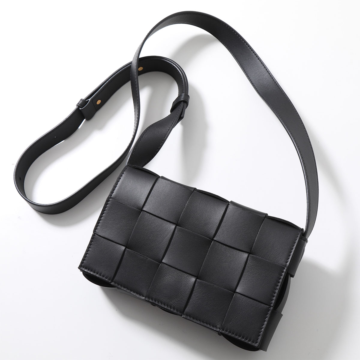 BOTTEGA VENETA（ボッテガ・ヴェネタ） ショルダーバッグ スモール