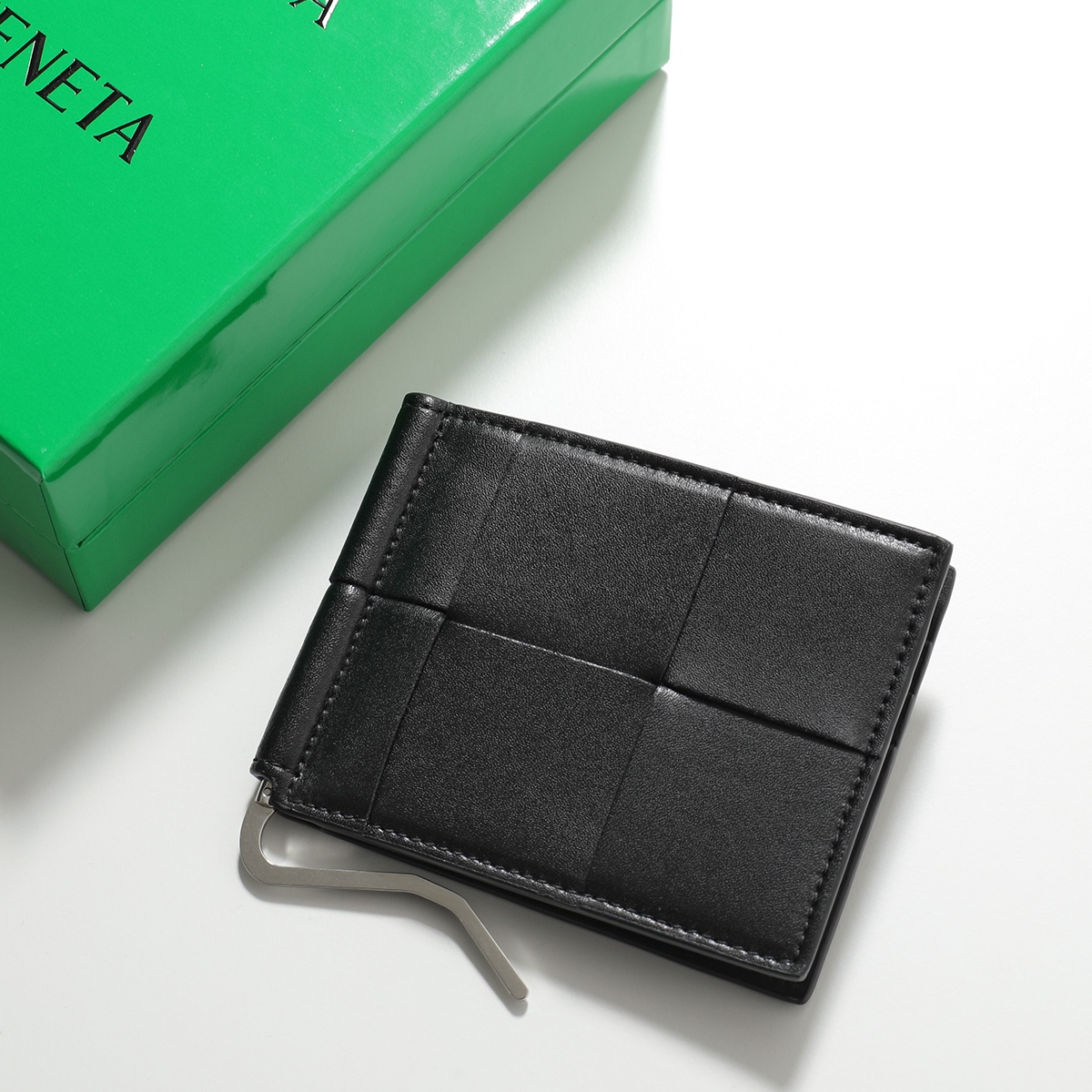 BOTTEGA VENETA（ボッテガ・ヴェネタ） 二つ折り財布 CASSETE カセット