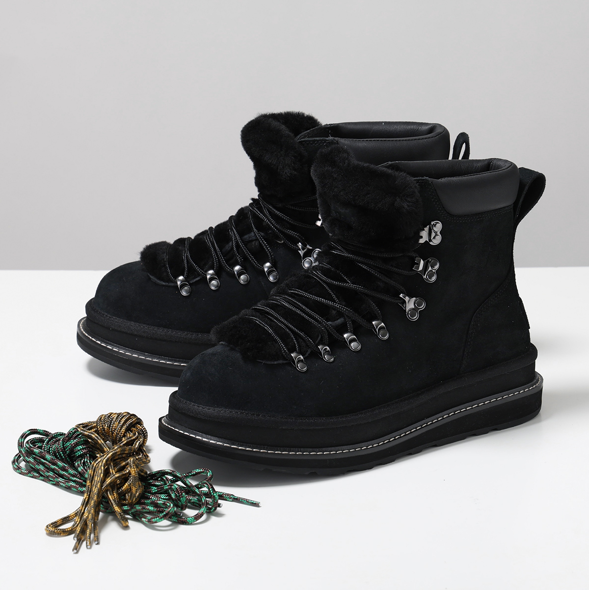 UGG（アグ） × sacai サカイ コラボ ショートブーツ Hiker ハイカー