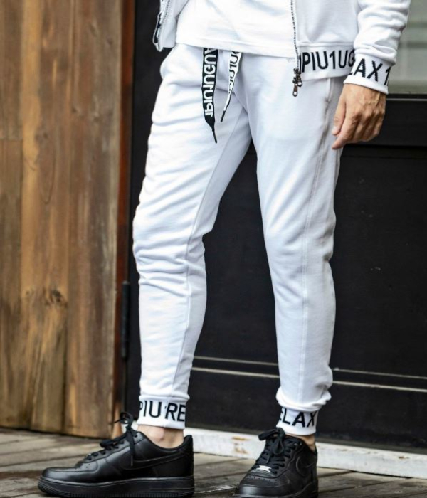 1PIU1UGUALE3 RELAX ウノピゥウノウグァーレトレ リラックス