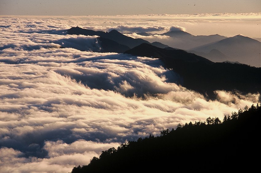 雲海（つるぎ町一宇 剣山々系）｜スポット・体験｜四国のおすすめ観光