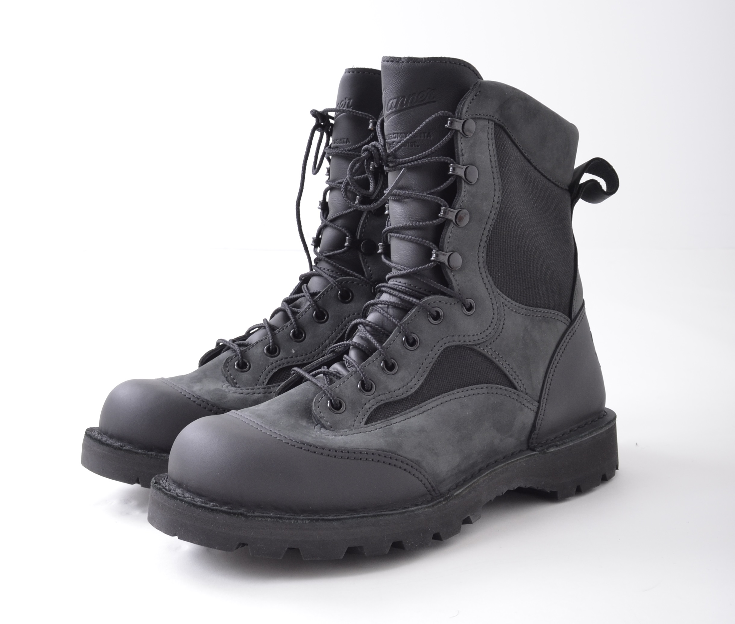 ダナー」×「タカヒロ ミヤシタ ザ ソロイスト」のコラボブーツが発売