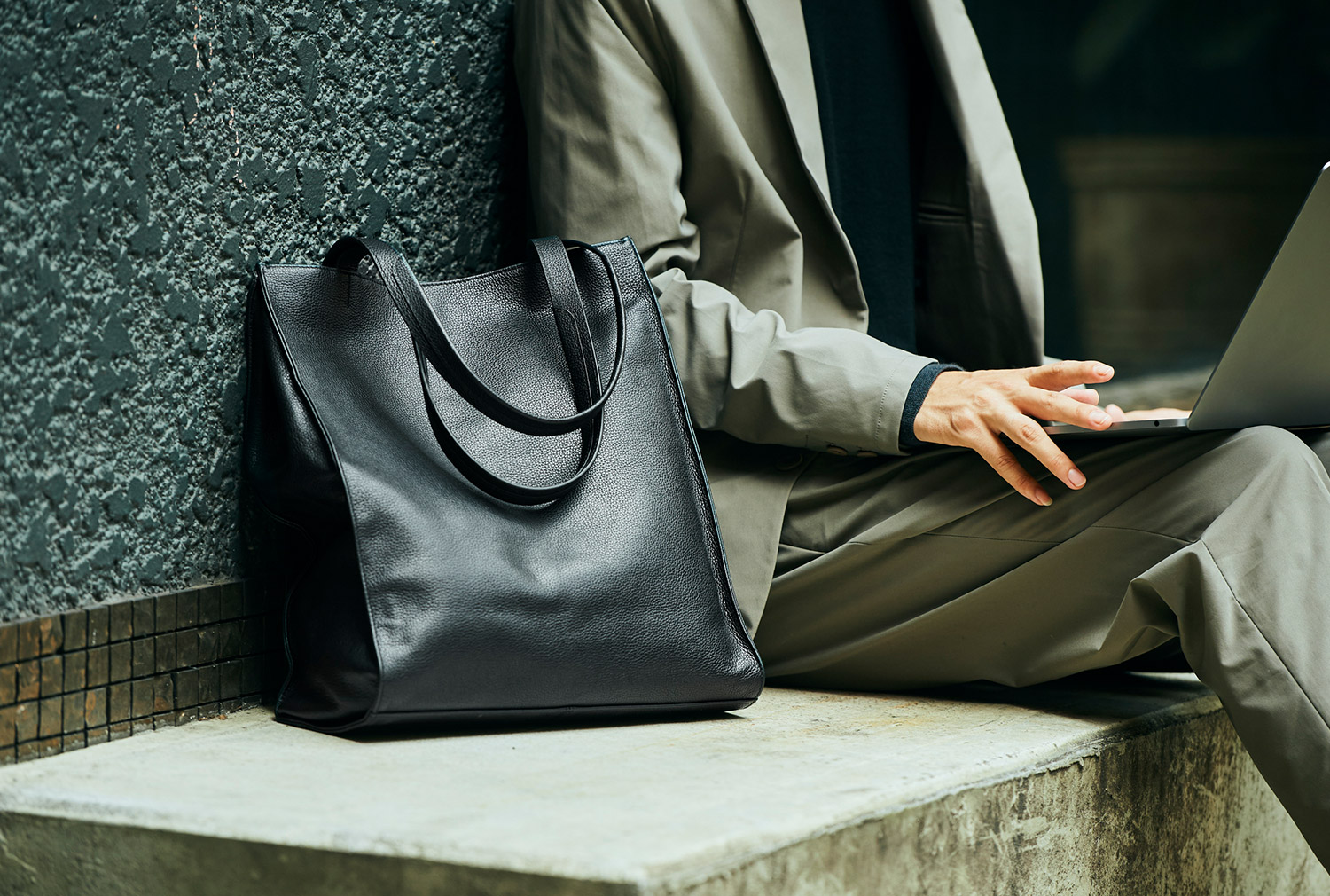 TOKYO LIFE ＆ STYLE LEATHER TOTE