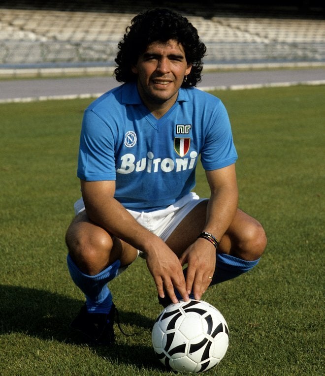 本当の神」「史上最高」マラドーナのナポリ時代のスーパープレー集が凄