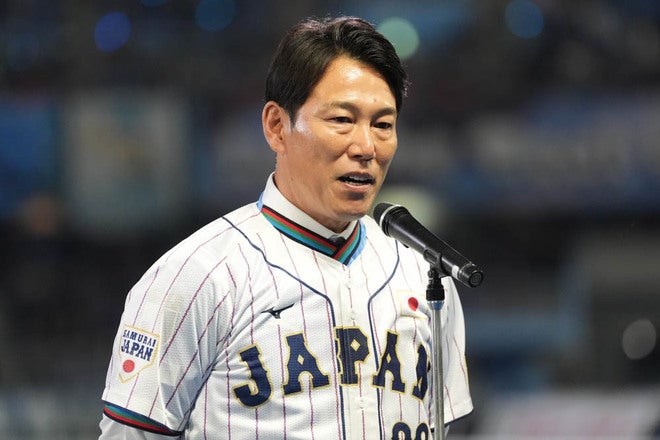 PHOTO】野球日本代表「侍ジャパン」の井端弘和監督が川崎フロンターレ