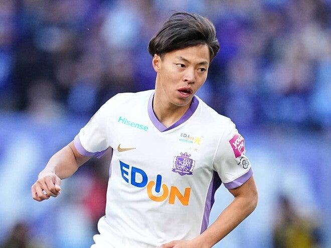 広島が8強進出！大卒ルーキー中村草太が公式戦3戦連発となる2ゴール