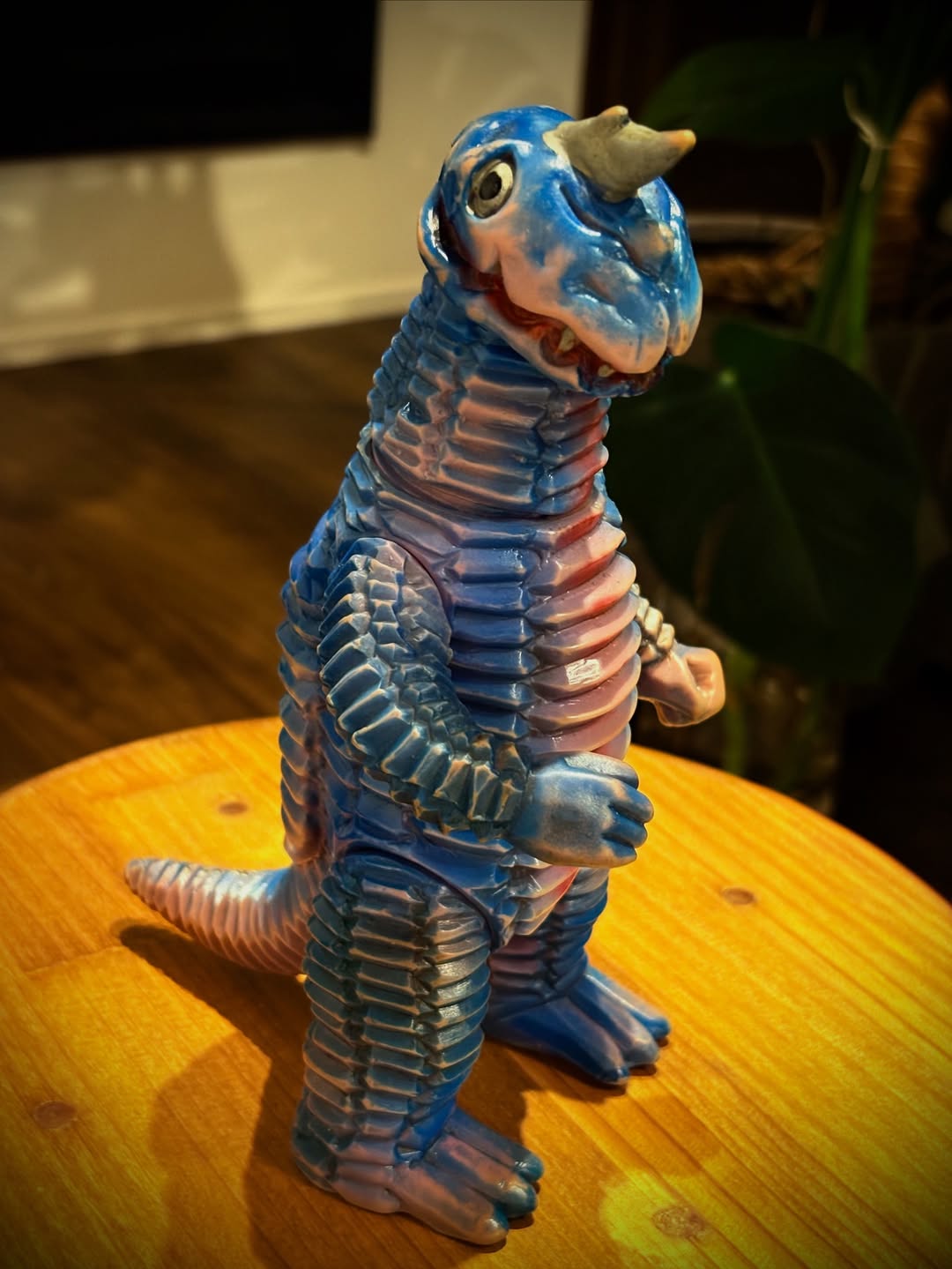 明日締切！安楽安作氏の海外モンスター新作は「ヤスデ怪獣 モグダン