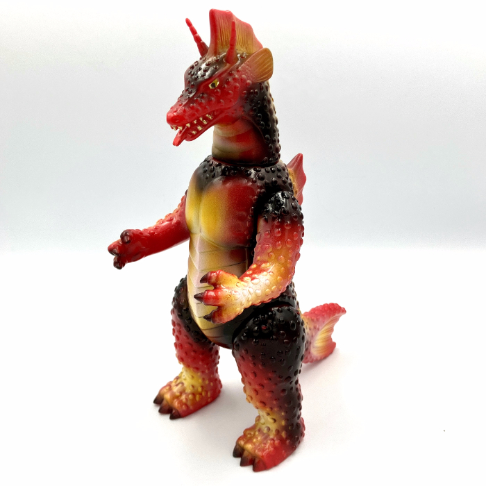 年の瀬のハンズ渋谷店にマルサン製「'99ゴジラ350」「チタノザウルス