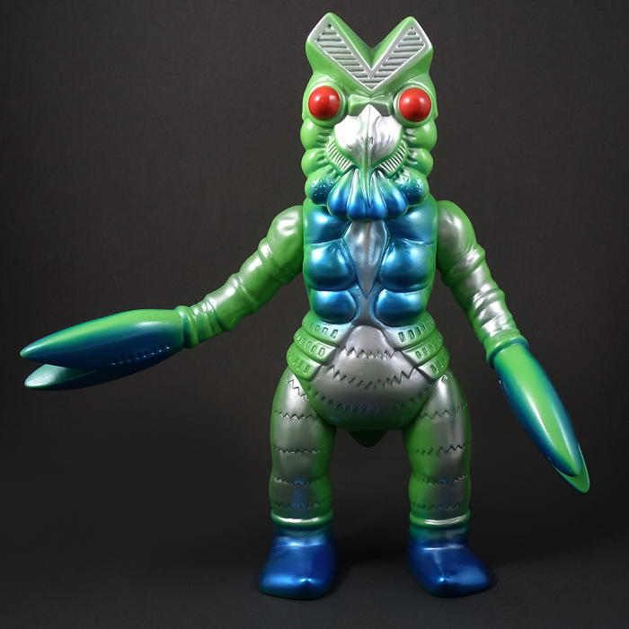 マルサンの「バルタン星人」＆「ユートム」のショップ・はしもと玩具店