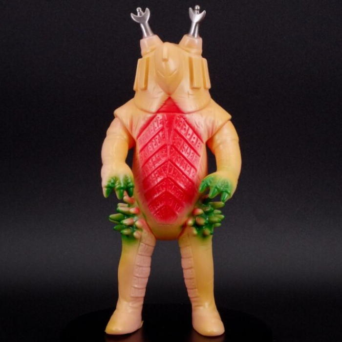 TSUBURAYA CONVENTION 2025」ブルマァクの新作5点が墓場の画廊ブースに