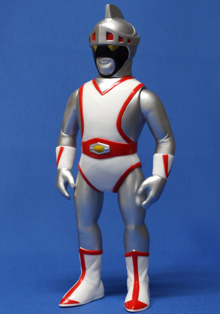 あべ氏が原型師デビュー15周年に原点回帰！新造形「シルバー仮面