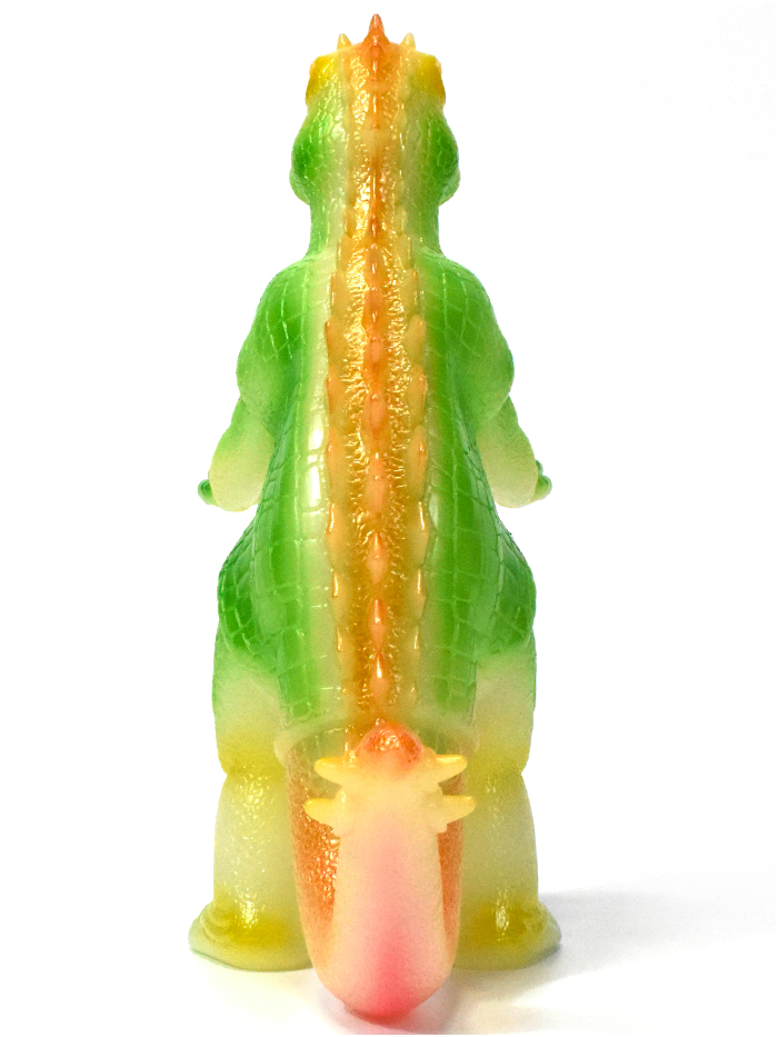 新ギャラリーオープン記念！ 「大怪獣ヨンガリ」の暗闇で妖しく光る